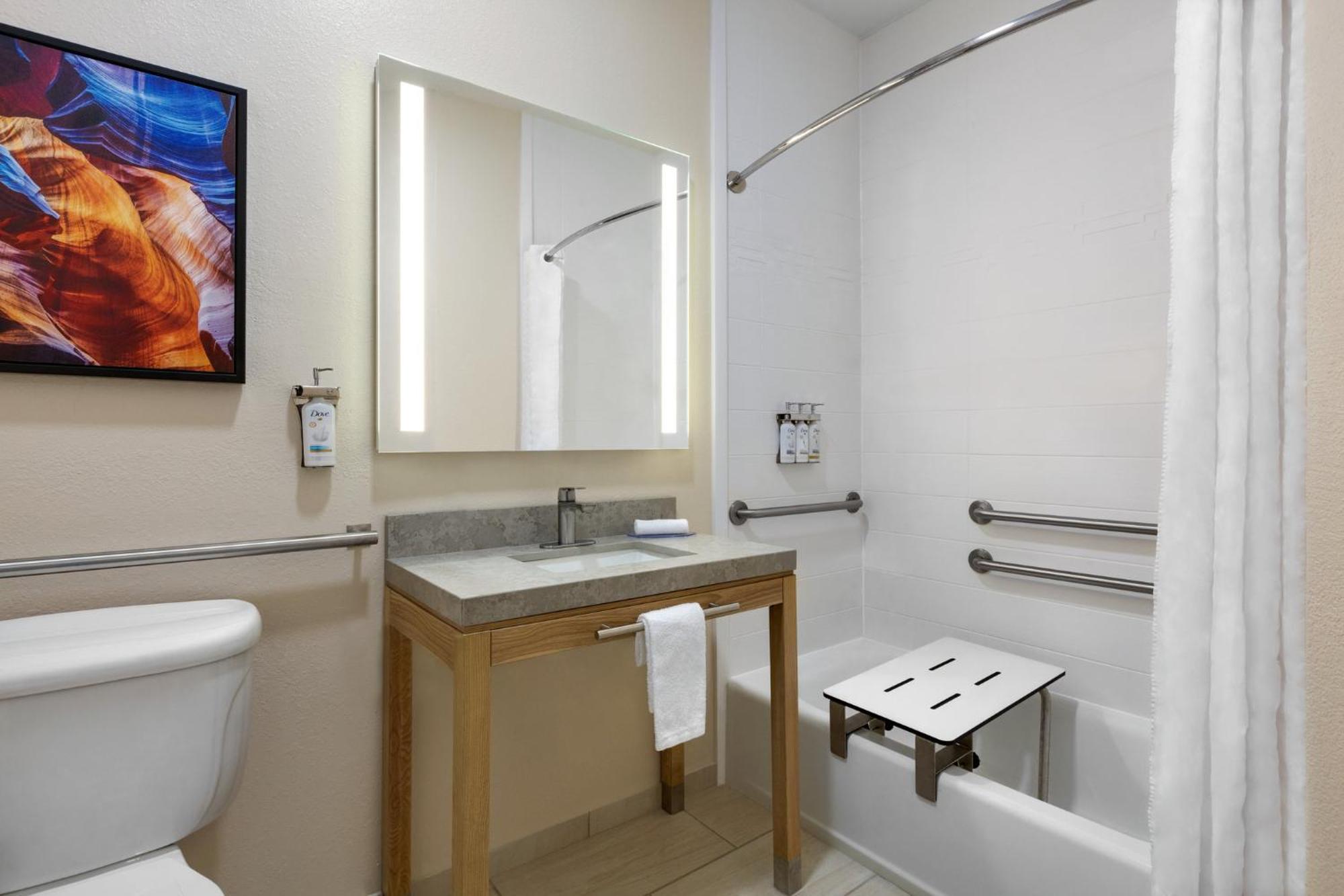 Candlewood By Ihg Hotel 2*